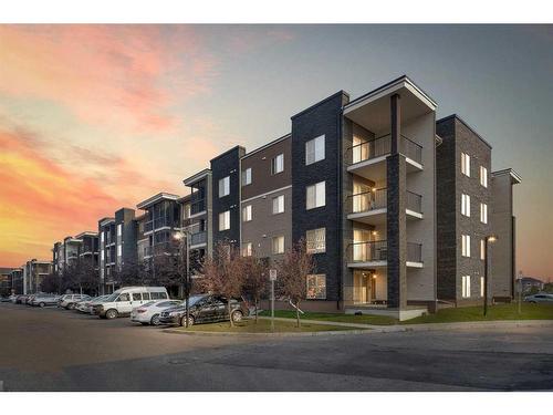 303-7130 80 Avenue Ne, Calgary, AB - Outdoor With Facade