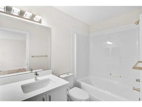 26 Luxstone Point Sw, Airdrie, AB - Indoor Photo Showing Bathroom