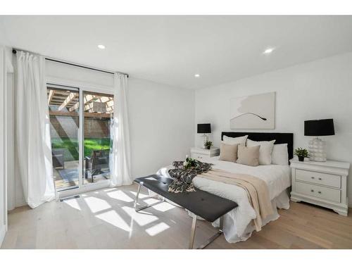 507 Cantrell Drive Sw, Calgary, AB - Indoor Photo Showing Bedroom