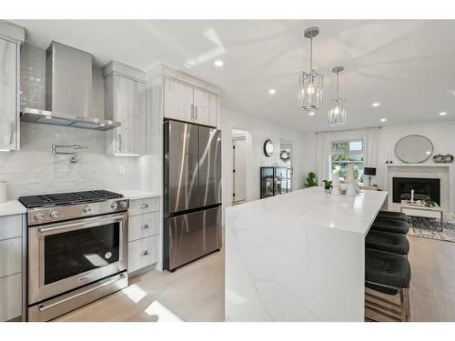 507 Cantrell Drive Sw, Calgary, AB - Indoor Photo Showing Kitchen With Upgraded Kitchen