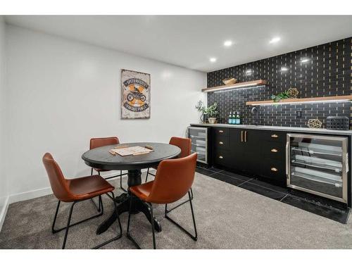 507 Cantrell Drive Sw, Calgary, AB - Indoor Photo Showing Dining Room