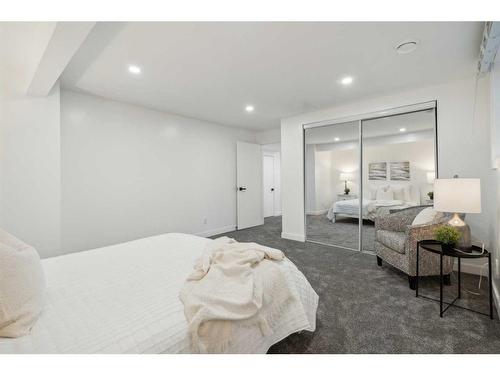 507 Cantrell Drive Sw, Calgary, AB - Indoor Photo Showing Bedroom