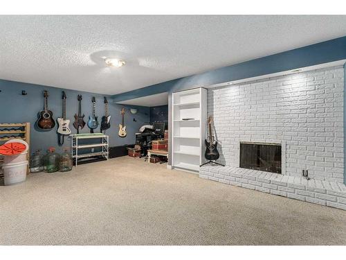 975 Northmount Drive Nw, Calgary, AB - Indoor