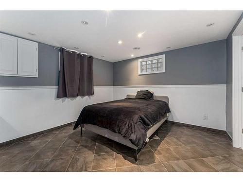 975 Northmount Drive Nw, Calgary, AB - Indoor Photo Showing Bedroom