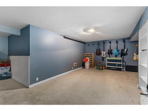 975 Northmount Drive Nw, Calgary, AB - Indoor