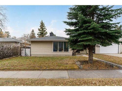 975 Northmount Drive Nw, Calgary, AB - Outdoor