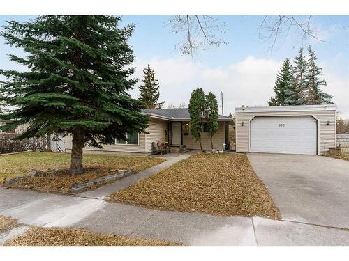 975 Northmount Drive Nw, Calgary, AB - Outdoor