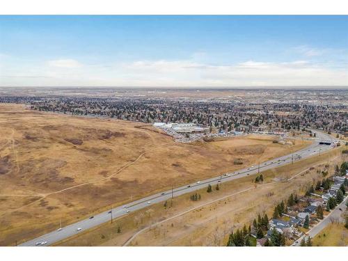 975 Northmount Drive Nw, Calgary, AB - Outdoor With View