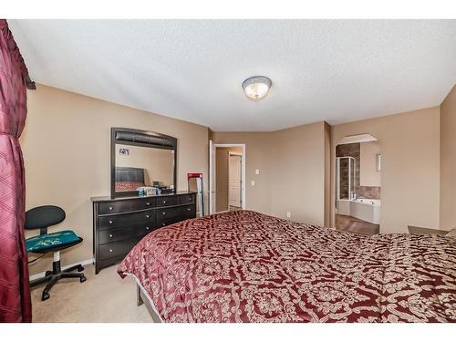 47 Panamount Heights Nw, Calgary, AB - Indoor Photo Showing Bedroom