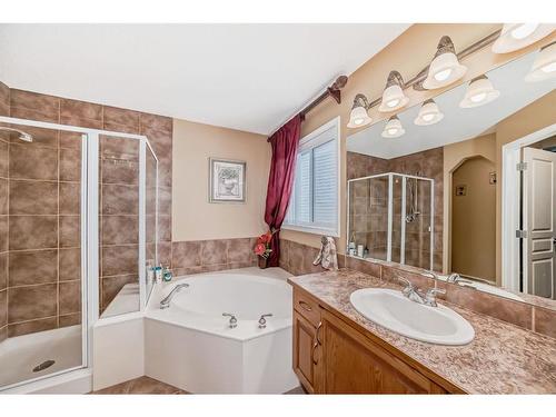 47 Panamount Heights Nw, Calgary, AB - Indoor Photo Showing Bathroom