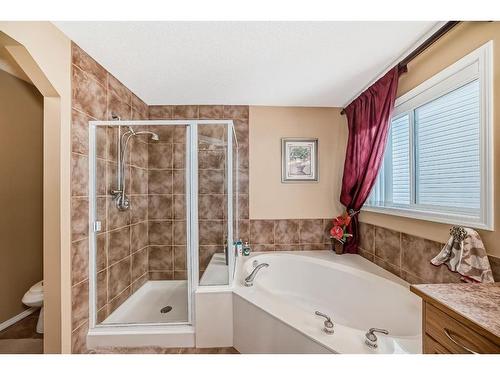 47 Panamount Heights Nw, Calgary, AB - Indoor Photo Showing Bathroom