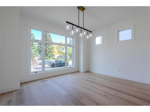 33 Harvard Street Nw, Calgary, AB - Indoor Photo Showing Other Room