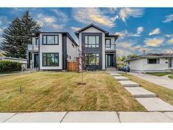 33 Harvard Street NW Calgary, AB T2K 2B5