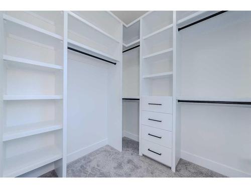 33 Harvard Street Nw, Calgary, AB - Indoor With Storage