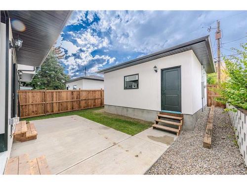 33 Harvard Street Nw, Calgary, AB - Outdoor With Exterior