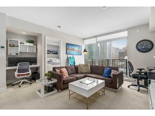 505-1111 10 Street Sw, Calgary, AB - Indoor Photo Showing Living Room