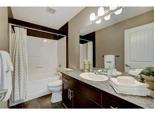 83 Mahogany Way Se, Calgary, AB - Indoor Photo Showing Bathroom