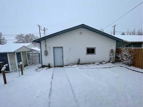 2130 19 Avenue, Didsbury, AB - Outdoor With Exterior