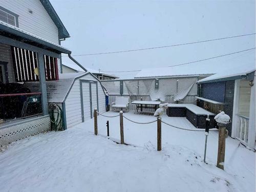 2130 19 Avenue, Didsbury, AB - Outdoor With Exterior