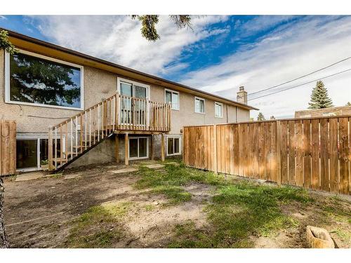 804 44 Street Se, Calgary, AB - Outdoor