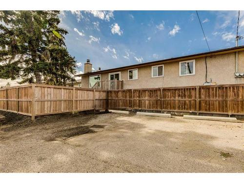 804 44 Street Se, Calgary, AB - Outdoor