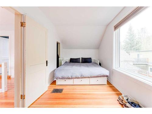 436 Muskrat Street, Banff, AB - Indoor Photo Showing Bedroom