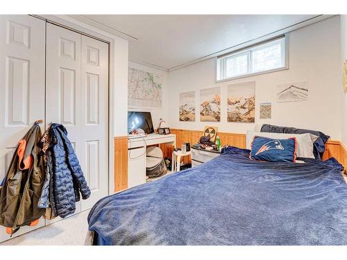 436 Muskrat Street, Banff, AB - Indoor Photo Showing Bedroom