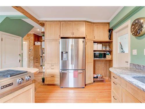 436 Muskrat Street, Banff, AB - Indoor Photo Showing Kitchen