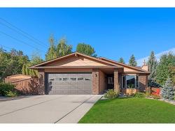 11 Oakmount Way SW Calgary, AB T2V 4X5