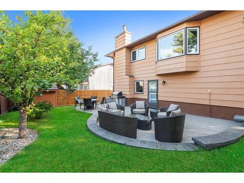 11 Oakmount Way Sw, Calgary, AB - Outdoor With Exterior