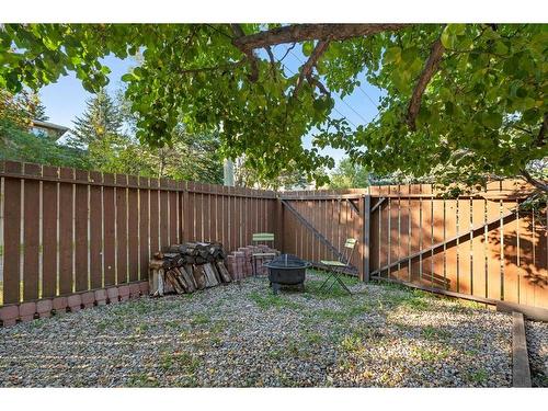 11 Oakmount Way Sw, Calgary, AB - Outdoor