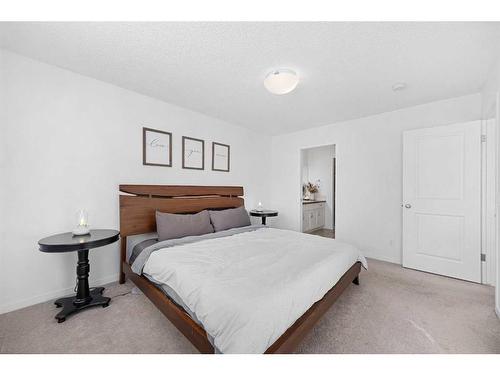 277 Willow Park, Cochrane, AB - Indoor Photo Showing Bedroom