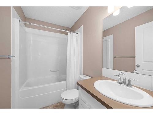 277 Willow Park, Cochrane, AB - Indoor Photo Showing Bathroom