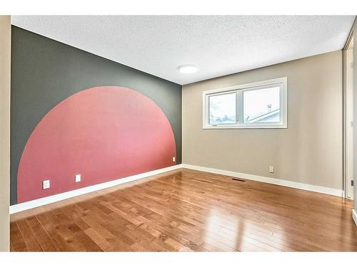 448 Ogden Drive Se, Calgary, AB - Indoor Photo Showing Other Room