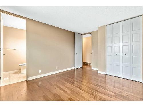 448 Ogden Drive Se, Calgary, AB - Indoor Photo Showing Other Room