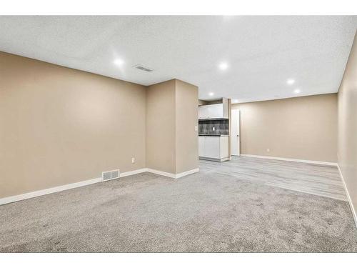 448 Ogden Drive Se, Calgary, AB - Indoor