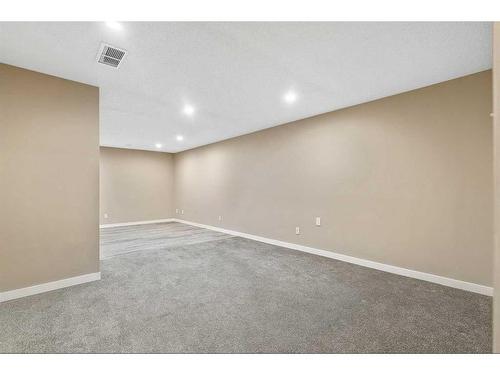 448 Ogden Drive Se, Calgary, AB - Indoor Photo Showing Other Room