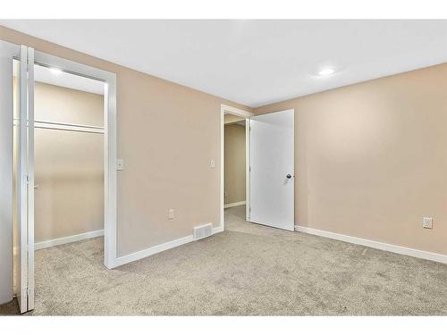 448 Ogden Drive Se, Calgary, AB - Indoor Photo Showing Other Room