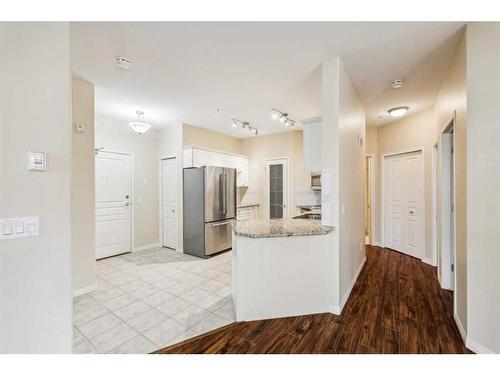 3104 Lake Fraser Court Se, Calgary, AB - Indoor Photo Showing Kitchen