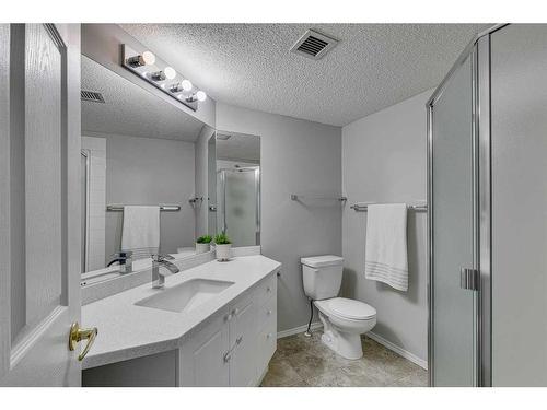 3216-3216 Sienna Park Green Sw, Calgary, AB - Indoor Photo Showing Bathroom