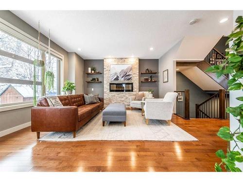 4815 19 Street Sw, Calgary, AB - Indoor Photo Showing Living Room With Fireplace