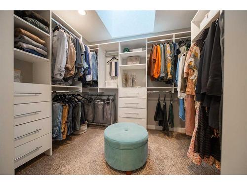 4815 19 Street Sw, Calgary, AB - Indoor With Storage