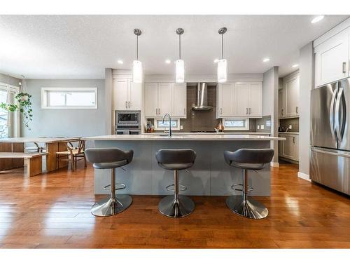 4815 19 Street Sw, Calgary, AB - Indoor Photo Showing Kitchen With Stainless Steel Kitchen With Upgraded Kitchen