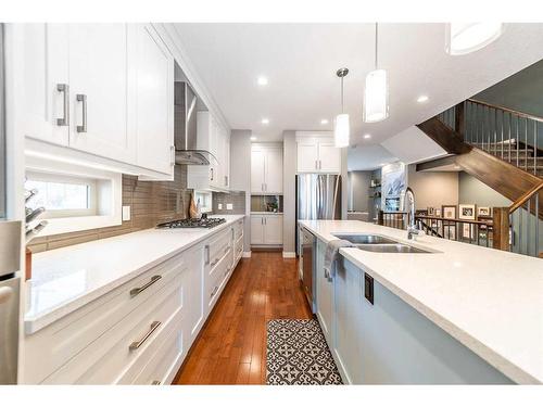 4815 19 Street Sw, Calgary, AB - Indoor Photo Showing Kitchen With Stainless Steel Kitchen With Double Sink With Upgraded Kitchen