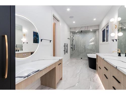 1920 10 Avenue Nw, Calgary, AB - Indoor Photo Showing Bathroom