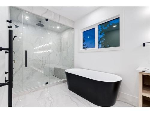 1920 10 Avenue Nw, Calgary, AB - Indoor Photo Showing Bathroom