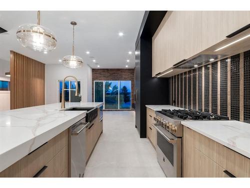 1920 10 Avenue Nw, Calgary, AB - Indoor Photo Showing Kitchen With Upgraded Kitchen