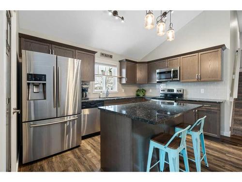 71 Ravenstern Point Se, Airdrie, AB - Indoor Photo Showing Kitchen With Upgraded Kitchen