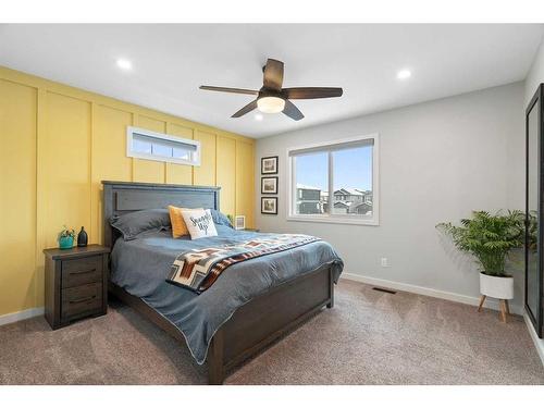 71 Ravenstern Point Se, Airdrie, AB - Indoor Photo Showing Bedroom