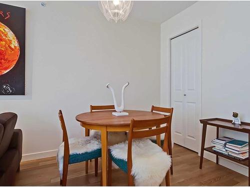 904-1088 6 Avenue Sw, Calgary, AB - Indoor Photo Showing Dining Room